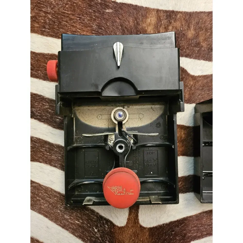 Realist Red Button Stereo 3D Slide Viewer 2061 ST-61